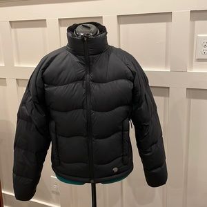 Mountain Hard Wear black puffer coat. Size medium